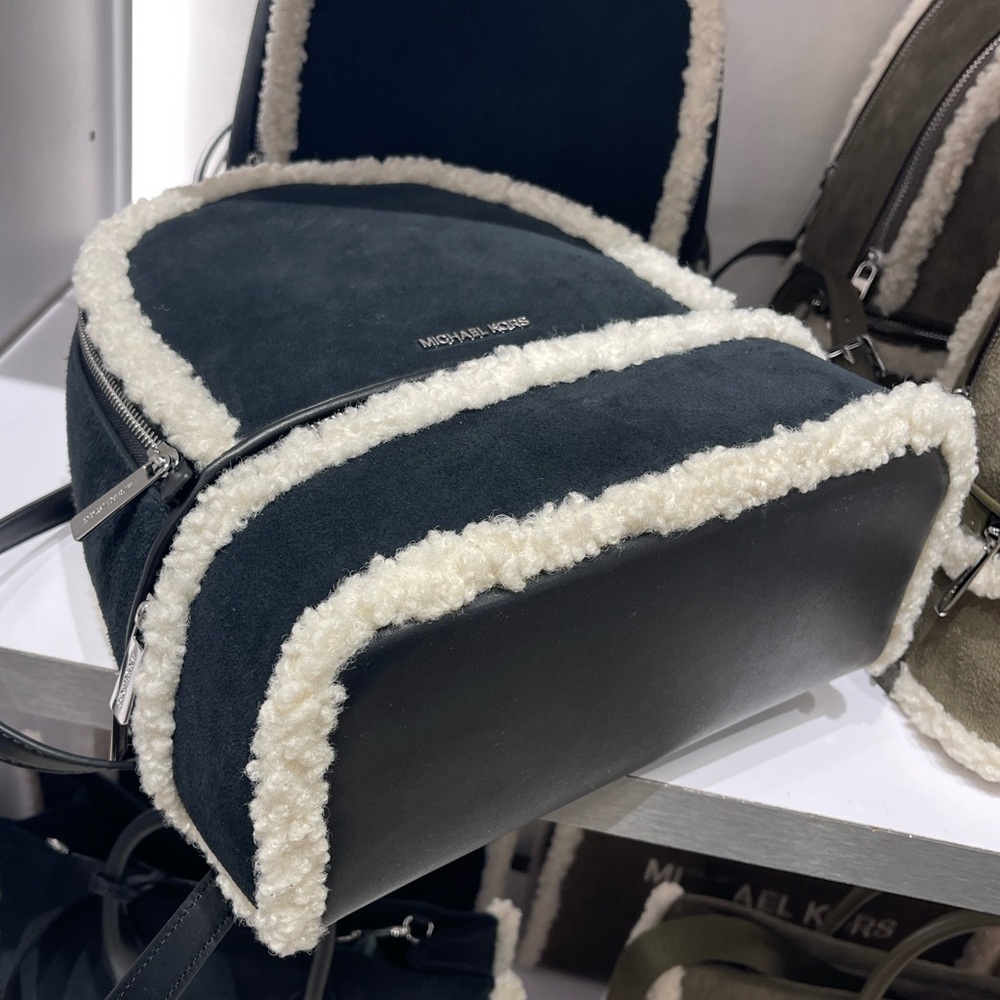 MICHAEL KORS Rhea Medium Suede and Faux Shearling Backpack
Black
NWT - Picture 16 of 16